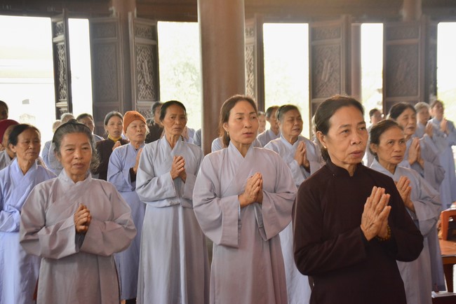 The Eight Precept Retreat  at Tay Khanh pagoda, Thai Binh